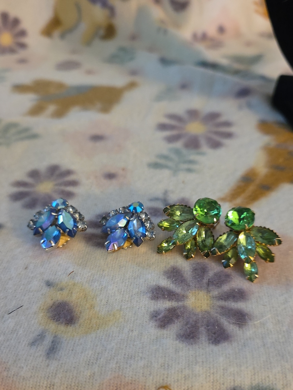 vintage rhinestone cluster clip-on earrings featuring. 1 Blue And 1 Green